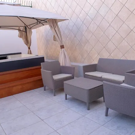 Joyce Luxury مونوبولي